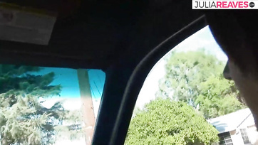 Il l'a ramenée chez elle et a baisé sa fête torride avec sa grosse bite noire Thumb