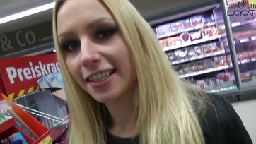 La blonde engagée Fritz s'est fait baiser au supermarché Thumb