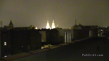 Pour un peu d'argent, la blonde hongroise a accepté de baiser le faux agent insistant Thumb