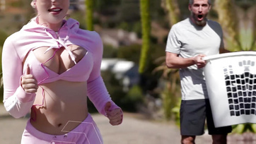 Les stars du porno MILF les plus sexy se font éjaculer sur les seins Thumb