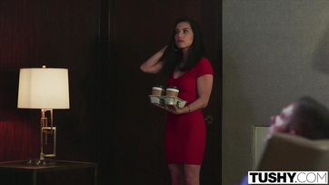 Secrétaire amoureuse de la sodomie et son patron Thumb