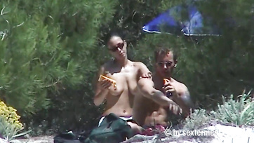 L'homme a filmé le jeune couple allemand pendant qu'ils faisaient l'amour non loin de lui Thumb