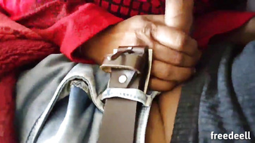 Ma sœur salope a immédiatement attaqué ma bite dès que nos parents sont partis Thumb