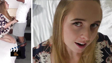 Une adolescente blonde prête à tout pour son premier casting porno Thumb