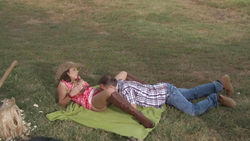 Une fille de campagne sexy se prend une bite dans le petit cul en pleine nature Thumb