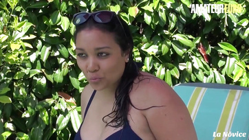 La nana ronde a laissé la saucisse de son beau-père pénétrer sa petite chatte humide Thumb