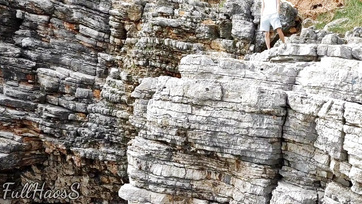 J'ai baisé ma demi-sœur sans vergogne sur la plage pendant les vacances Thumb