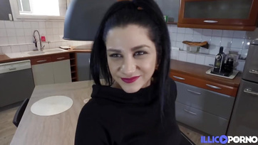 Femme au foyer française se prend une énorme bite noire dans le cul Thumb