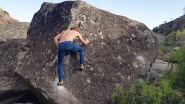 J'ai découvert que je pouvais baiser une Italienne canon en faisant de l'escalade Thumb