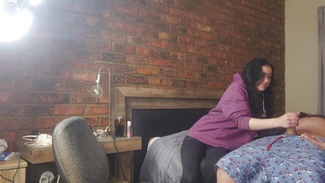 Les deux timides adolescentes tiraient tour à tour la queue de leur beau-frère Thumb