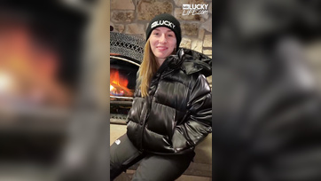 Après le ski, son mec chanceux a baisé la magnifique fille amateur aux seins naturels en culotte Thumb